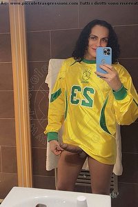 Foto selfie hot trav Samantha Dumont Riccione 3312091639