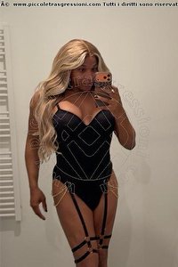Foto selfie trans Adriana Roma 3927624016