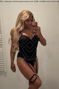Foto selfie trans escort Adriana Roma 3927624016