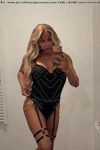 Foto selfie trans escort Adriana Roma 3927624016
