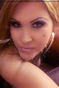 Foto selfie trans Gyselle Pires Isernia 3273386244