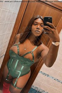 Foto selfie trans Paloma Terzagamba Caserta 3209335366