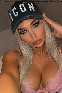 Foto selfie trans Rossana Bulgari Italiana Foggia 3664827160