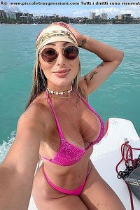 Foto selfie trans Raphaela Martins Pornostar Benevento 3717753345