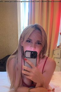 Foto selfie trans Milena Herrera Arezzo 3288225540