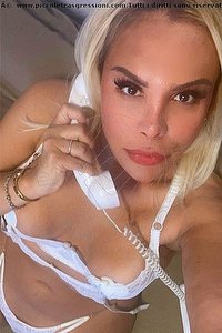 Foto selfie trans Lindha Torino 3288349781