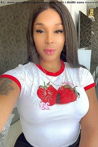 Foto selfie trans escort Donna Bella Bolzano 3508585567