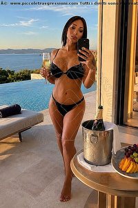 Foto selfie trans escort Monik Lestrange Bari 3248188289