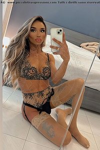 Foto selfie trans escort Brunna Campanaro Rimini 0033759818179