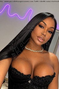 Foto selfie trans Juliana Brasiliana Pisa 3936962149