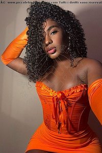 Foto selfie trans escort Samyra Alba Adriatica 3279621392