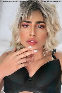 Foto selfie trav escort Tiffany Xxl Roma 3509754337