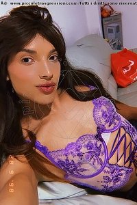 Foto selfie trav Yasmin Firenze 3898334207