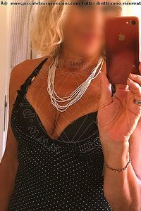 Foto selfie trans Rossella Lido Di Dante 3291085372