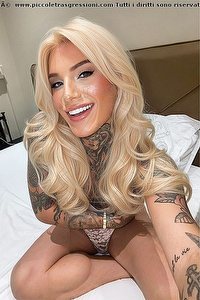 Foto selfie trav Gaby Brazil Milano 3932892520