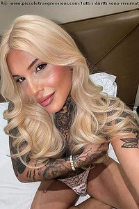Foto selfie trav Gaby Brazil Milano 3932892520