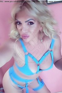 Foto selfie trans Elly Messina 3249987403