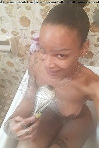 Foto selfie trans Alves Garbagnate Milanese 3714936409