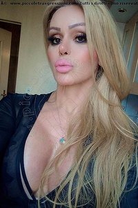 Foto selfie trans Evelyn Braga Arco 3201959448