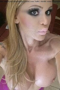 Foto selfie trans Evelyn Braga Arco 3201959448