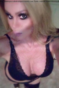 Foto selfie trans Evelyn Braga Arco 3201959448