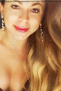 Foto selfie trans Miss Pekin Cremona 3925807446