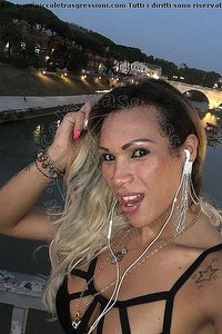 Foto selfie trans escort Jhoany Wilker Pornostar Salerno 3347373088
