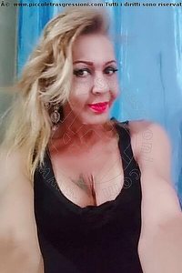 Foto selfie trans Daniella Prato 3290053339