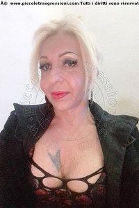 Foto selfie trans Daniella Prato 3290053339