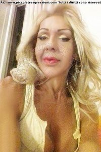 Foto selfie trans Daniella Prato 3290053339