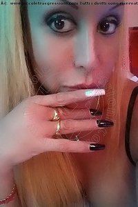 Foto selfie trans Barby Piel Morena Latina Hannover 004917676460548