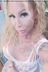 Foto selfie trans Barby Piel Morena Latina Hannover 004917676460548