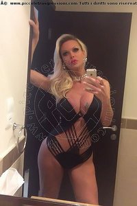 Foto selfie trans escort Maria Eduarda Venturini Losanna 0041779561305