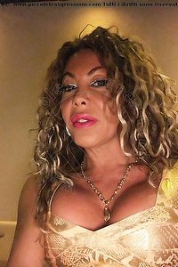 Foto selfie trans escort Giorgia La Bella Torino 3280930291