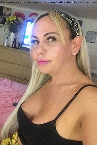 Foto selfie trans Miloro Sesto San Giovanni 3295583440
