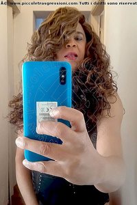 Foto selfie trav Rona Hartner Asti 3714379064