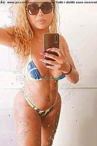 Foto selfie trans Itaka Salerno 3347928918