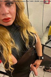 Foto selfie hot trans escort Gianie Milano 3533726200