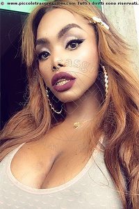 Foto selfie trans escort Camilla Collins Brescia 3762687589
