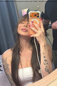 Foto selfie trans Thais Ferraz Roma 3206171055