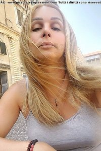 Foto selfie trans escort Karina Motta Foggia 3934478032