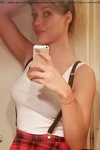 Foto selfie trans escort Barbie Mitica Milano 3893126858