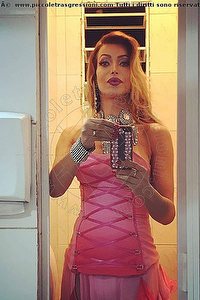 Foto selfie trans escort Barbie Mitica Milano 3893126858