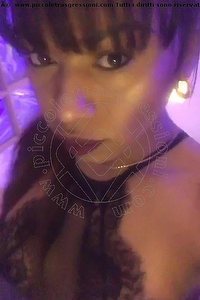 Foto selfie trans Waleska Sargentelly Parigi 0033789699239