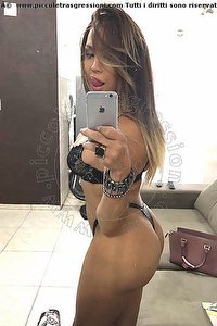 Foto selfie trans Izabela Surfistinha Milano 3249866407