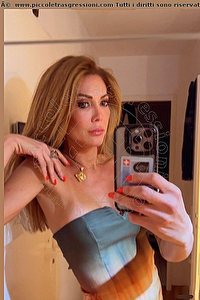 Foto selfie trans Allien Ashtar Ginevra 0041779468942