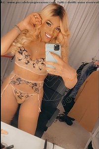 Foto selfie trans escort Rebeka Tre Gambe Pornostar Rieti 3509343345