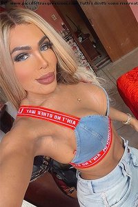 Foto selfie trans escort Rebeka Tre Gambe Pornostar Bologna 3508666109