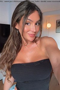 Foto selfie trans Danyela Alves Milano 3288387598