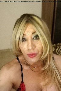 Foto selfie trans Valentina Bari 3207876661
